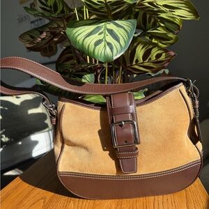 Y2K VINTAGE COACH HAMPTON SUEDE HOBO BAG 7589 in TAN SUEDE W/ MAHOGANY LEATHER